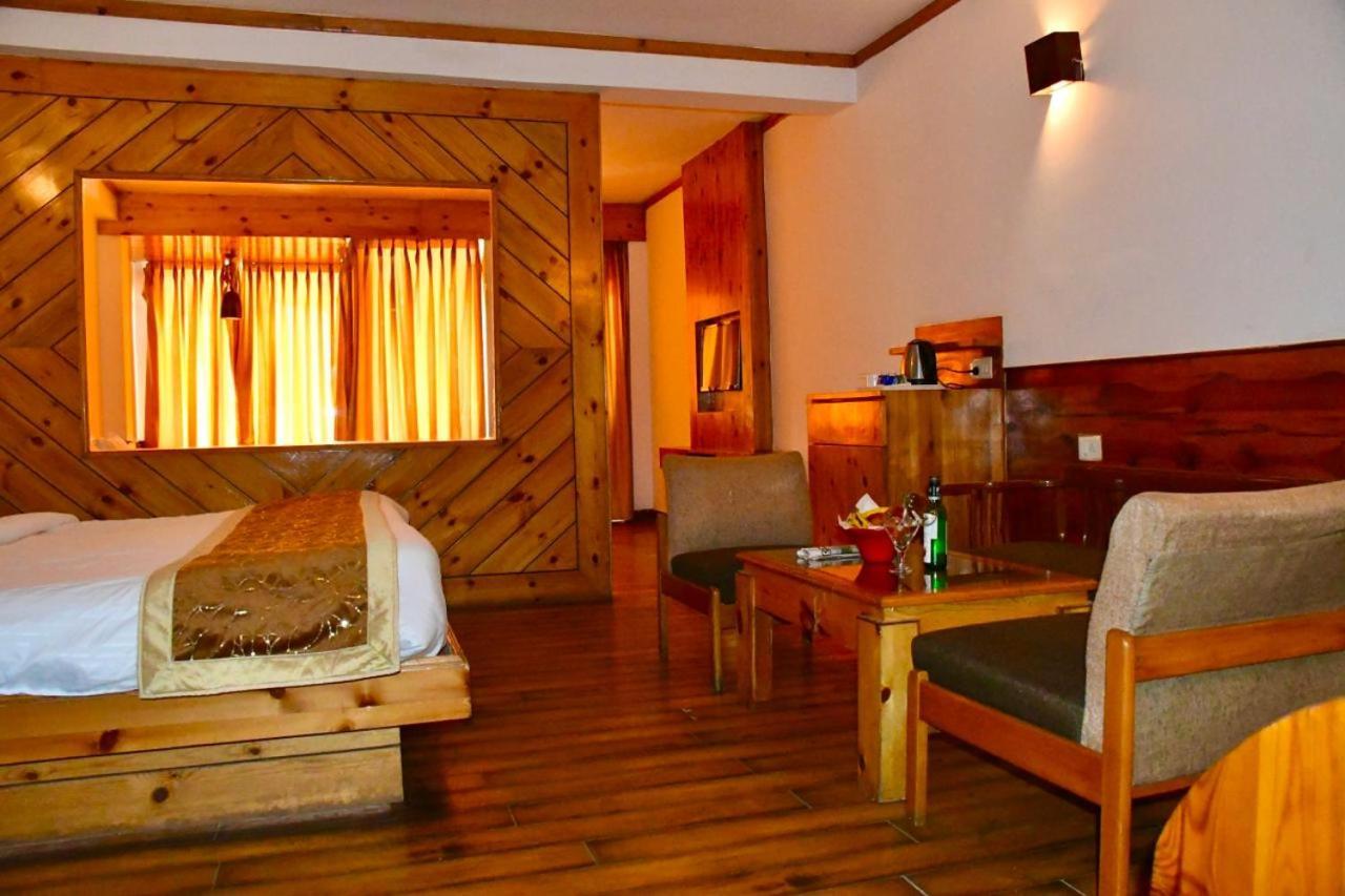The Whispering Inn Resort And Bar Manali  Exterior photo