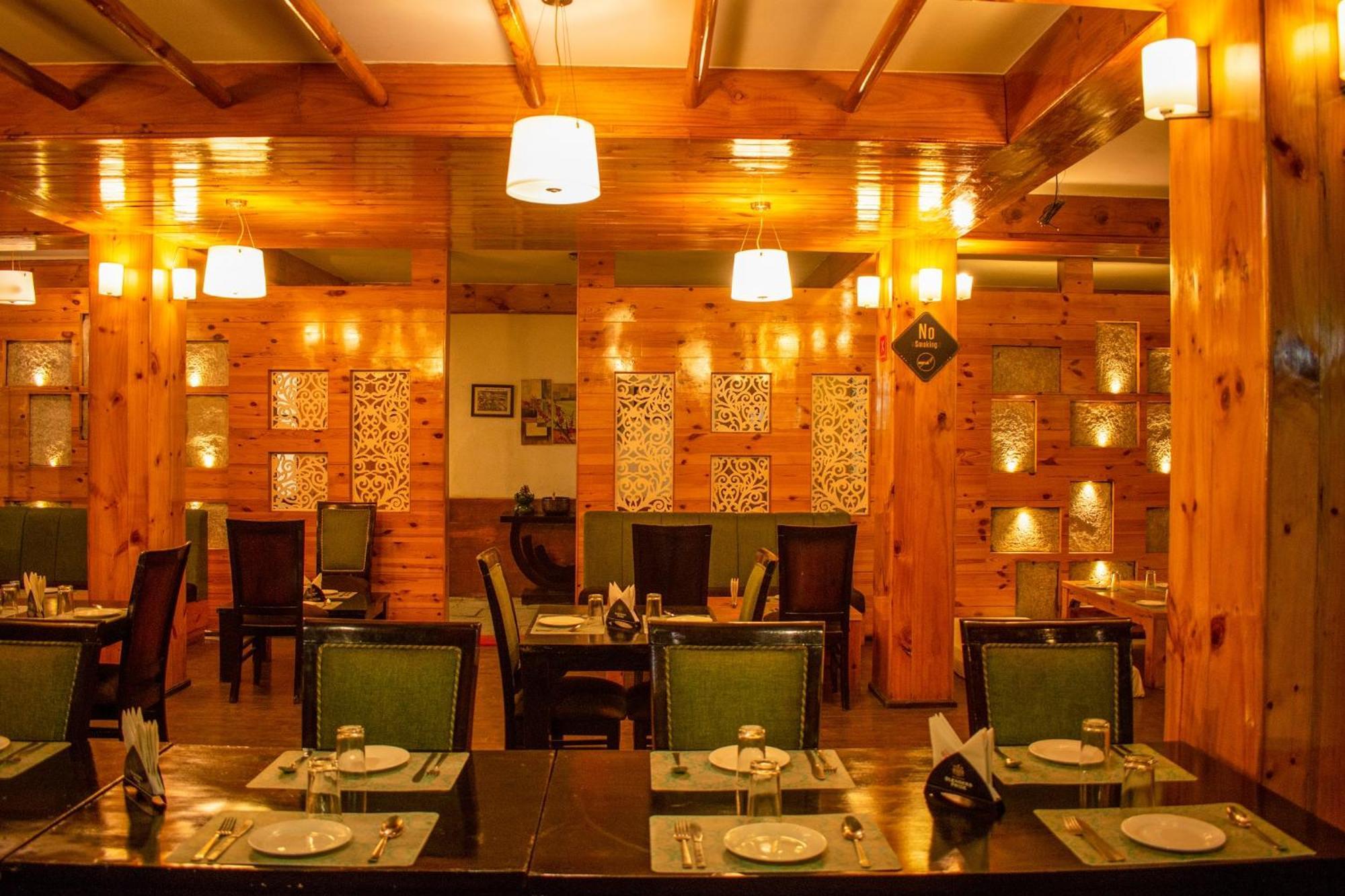 The Whispering Inn Resort And Bar Manali  Exterior photo