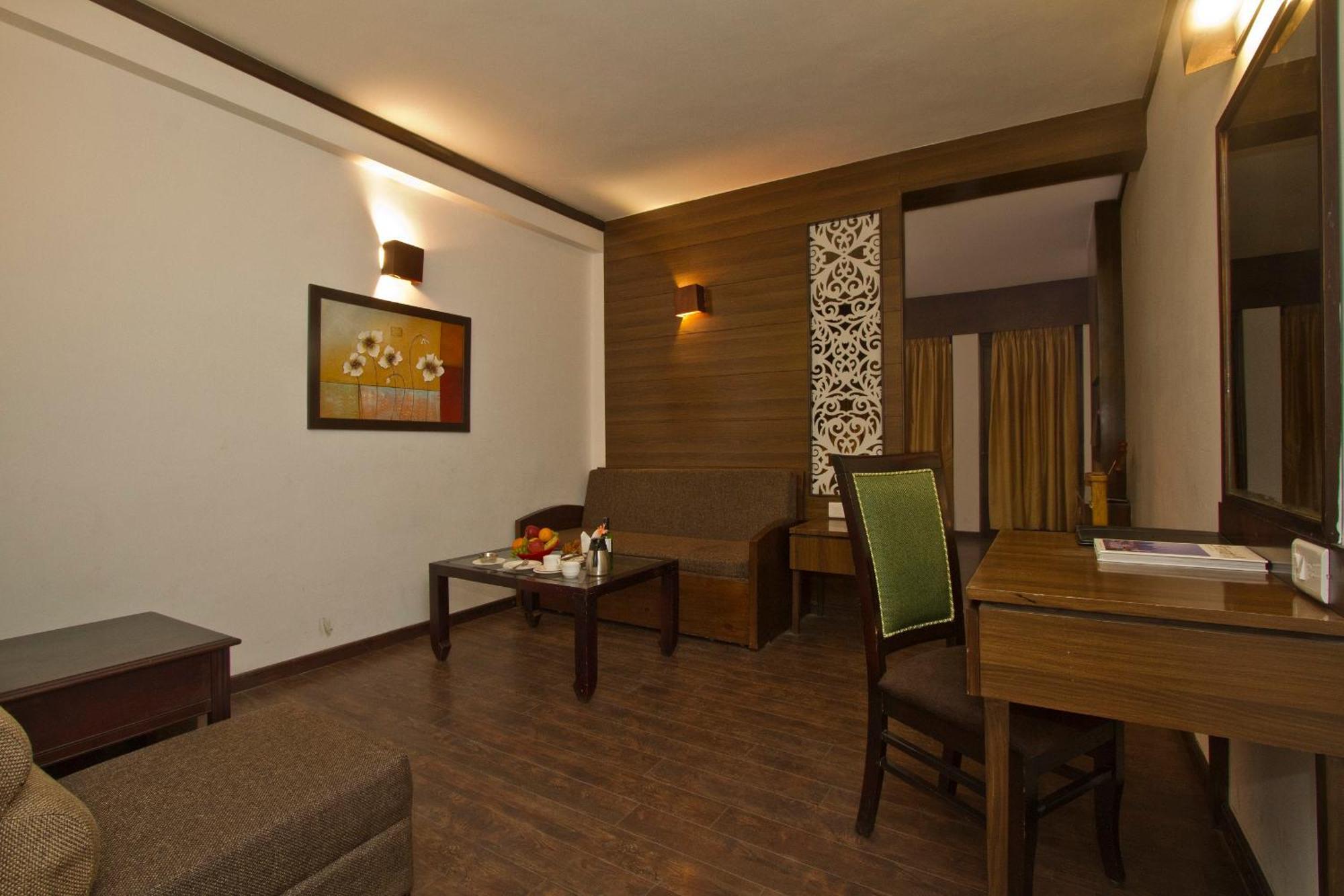 The Whispering Inn Resort And Bar Manali  Exterior photo